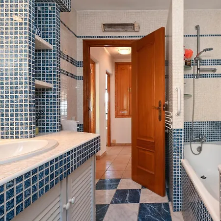 Kinsale Villa *